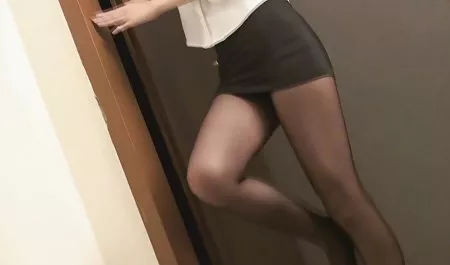 Cowok nonton bokep 3gp cantik bercinta