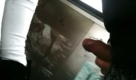Gadis-gadis dewasa ini sangat diminati, lubang-lubang dalam download video bokep aura kasih yang mereka kembangkan sedang diminati, enam pria bersemangat memasukkan anggota-anggota mereka yang lengket di dalamnya