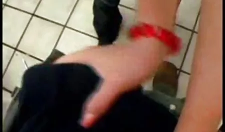 Jalang muda mengisap penis kecil video bokeb miyabi