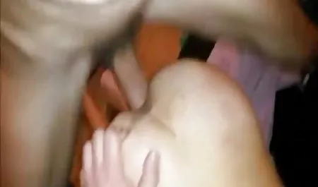 Bayi itu datang ke tempat tidur penyamakan untuk berjemur, dan dia sangat panas sehingga dia memutuskan untuk bercinta sendiri bokep jilbab nurul dengan jari, tidak curiga bahwa dia sedang ditembak pada kamera tersembunyi