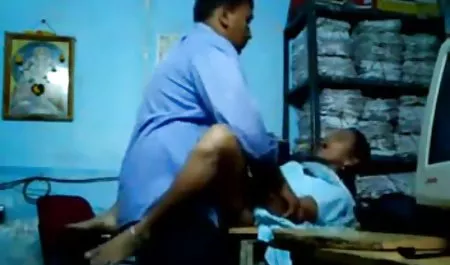 Kecantikan seksi Rusia berusia bokep jav download 18 tahun meniduri kekasihnya di depan cermin