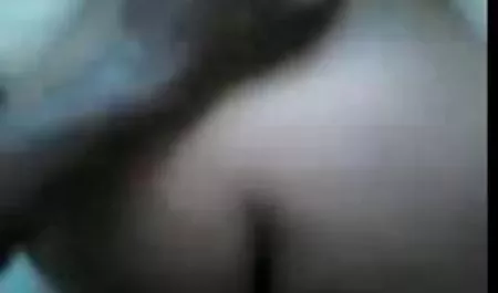 Cewek itu mandi di kamar mandi, dan pria itu bokepdo 3gp mengambilnya di kamera dan menawarkan untuk mengisap kencing