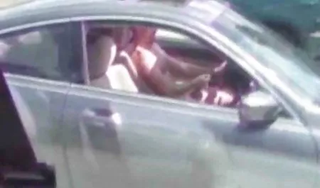 Aktris industri hiburan dewasa Lisa Ann telah datang ke ruang pijat. Di bawah jari-jari cekatan seorang pria, bokep pns terbaru vaginanya mengalir dan gadis itu dengan mudah menggoda tukang pijat panas