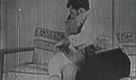 Pelacur nonton video bokep sma tua dalam kebahagiaan dari seorang kekasih muda