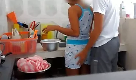 Brunette seksi mendapat orgasme dari nonton bokep hot seks anal dengan pasangan yang cantik