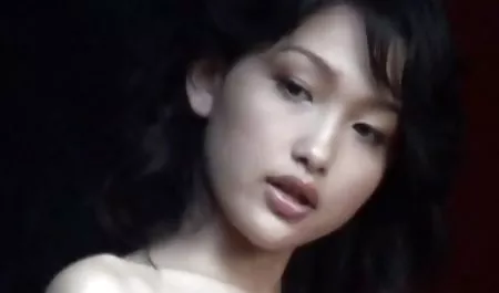 Pelacur menarik celana pendek kumpulan asian sex diary dari temannya dan jatuh ke vagina
